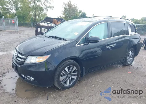 2015 Honda Odyssey Touring/Touring Elite z USA, uszkodzony, nr VIN 5FNRL5H96FB017443
